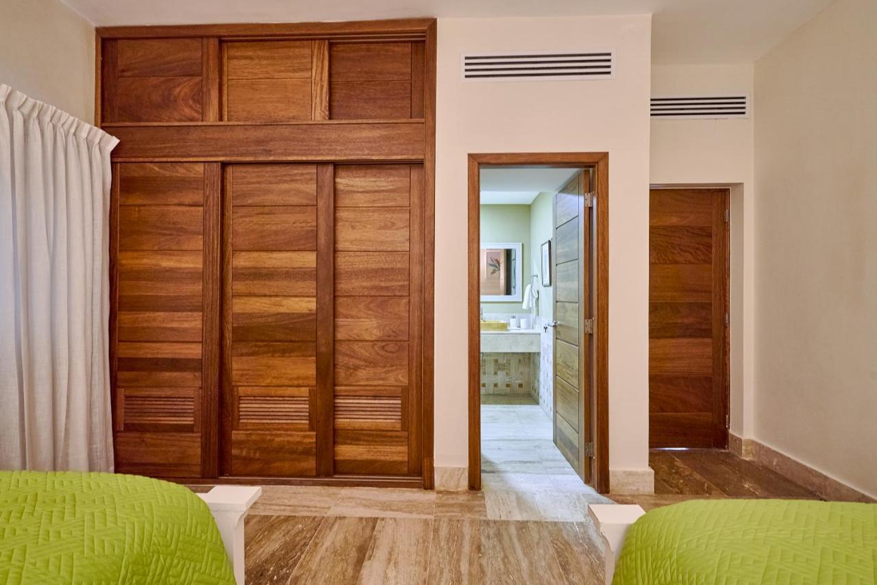 Costa Atlantica Punta Cana - Beach Vacation Condos Εξωτερικό φωτογραφία